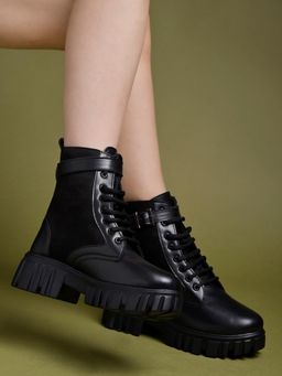Shoetopia - Smart Casual Buckle Detailed Black Boots for Women