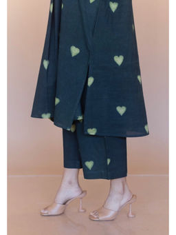 The Indian Ethnic Co. - Yashi Green Dabu Cotton Straight Pant