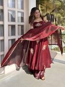 Maroon color option, Currently selected