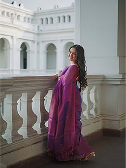 Aparna - Magenta Dual Tone Ragatissue Saree Without Blouse For Women