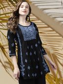 Black color option, Currently selected