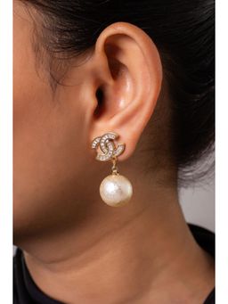 MINJI AND CO. - Off White Gold Plated Cz Shell Pearl Drop Earrings Statement Anti Tarnish Push Back