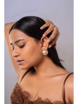 MINJI AND CO. - Pink Gold Plated Shell Pearl Stud Earrings Statement