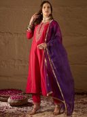 Red color option, Sold out, Currently selected