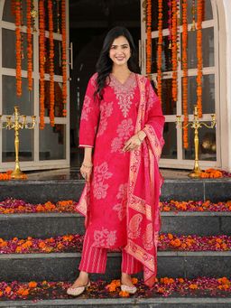 Vaamsi - Red Floral Embroidered Straight Kurta with Pant and Dupatta