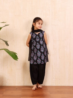 Evaraah - Black Noorie Floral Printed Kurta with Salwar & Dupatta