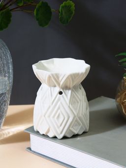 Tayhaa - Geometric White Tealight Holder