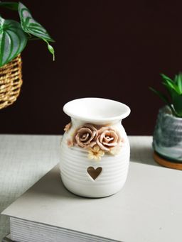 Tayhaa - Heart & Floral Ceramic Tealight Holder