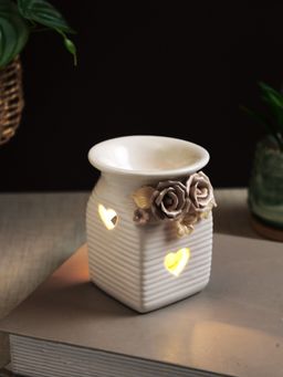 Tayhaa - Heart & Floral Ceramic Tealight Holder
