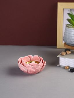Tayhaa - Blooming Pink Flower Candle Holder