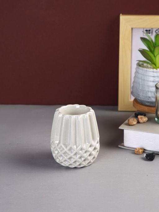 Tayhaa Engraved Grey Candle Holder