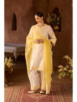 Sheetal Batra - Hani - Daisy Ivory A-Line Kurta With Salwar And Dupatta (Lxrts)