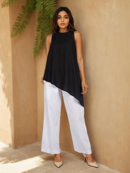 Dora Dori - Black Solid Sleeveless Asymmetrical Top