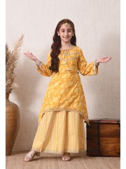 Indi-Loom Couture - Girls Yellow Floral Printed Kurta with Palazzo
