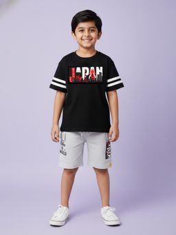 KiddoPanti - Boys Black Cotton Typography Drop Shoulder T-Shirt And Cargo Shorts