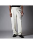 Off White color option, Currently selected