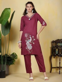 MEENA BAZAAR - Wine Embroidered V-Neck Kurta with Pant
