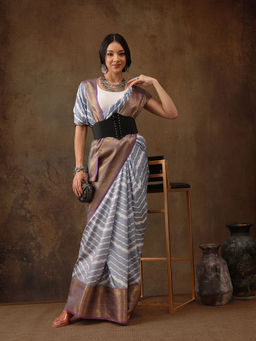 Silk Land - Grey Soft Silk Lahriya Printed Saree With Zari Woven Pallu with Unstitched Blouse