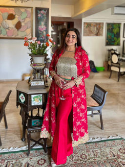 RAISHAA - Maharani Red Cape