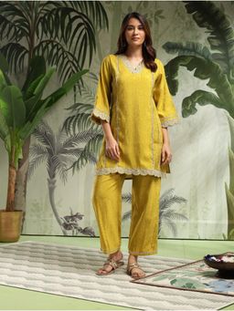 Bani Women - Green V Neck Embroidered Co-Ord (Set of 2)