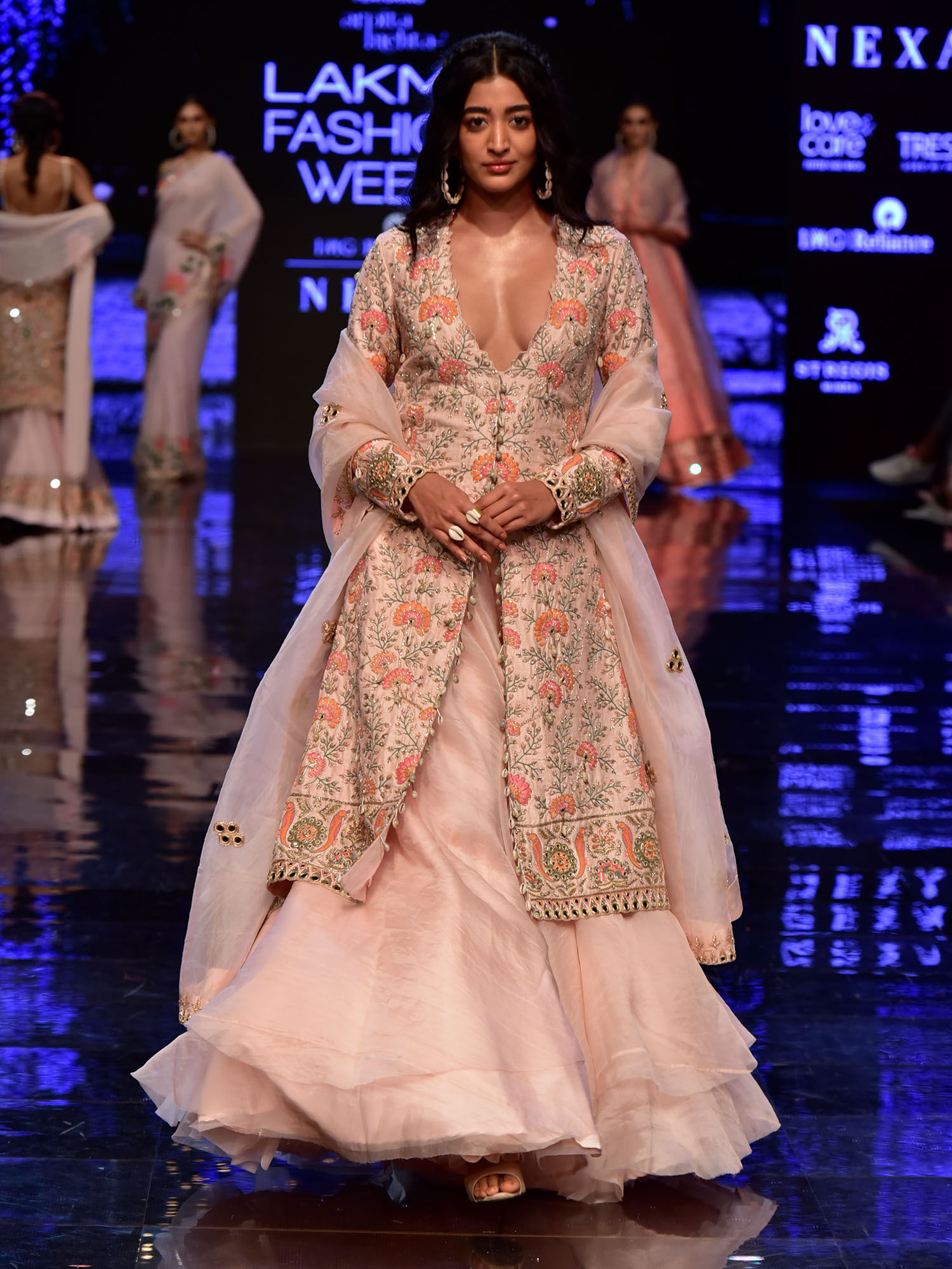 Arpita Mehta Salwar Suits And Sets Buy Arpita Mehta Powder Peach Long Jacket With Organza Sharara Pants And Embroidered Dupatta Set Of 3 Online Nykaa Fashion Arpita mehta latest information and updates: arpita mehta powder peach long jacket with organza sharara pants and embroidered dupatta set of 3