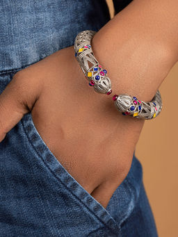 Shaya by CaratLane - Ankhadiyo Vakadiyo Pattern Sterling Silver Bracelet