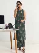 Green color option, Sold out, Currently selected
