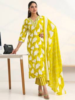 Gerua By Libas - Green Floral Printed Cotton Blend Straight Suit Set With Dupatta