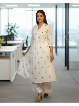 Moora - Off White Kota Embroidered Kurta with Pant