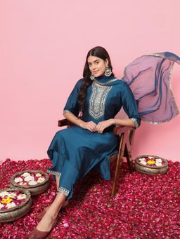 VredeVogel - Teal Silk Blend Kurta with Pant and Dupatta