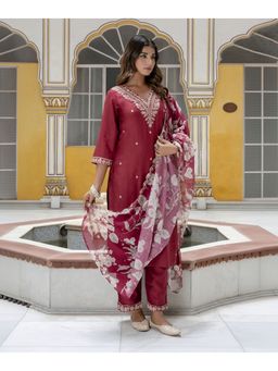 VredeVogel - Maroon Viscose Rayon Kurta with Pant and Dupatta