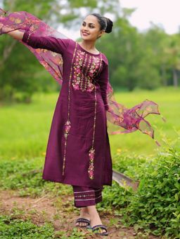 VredeVogel - Purple Viscose Rayon Kurta with Pant and Dupatta