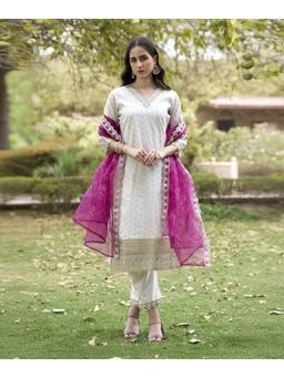 VredeVogel - White Kurta with Pant and Dupatta
