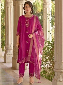 VredeVogel - Pink Silk Blend Kurta with Pant and Dupatta