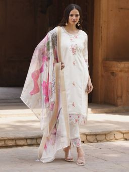 VredeVogel - White Silk Blend Kurta with Pant and Dupatta