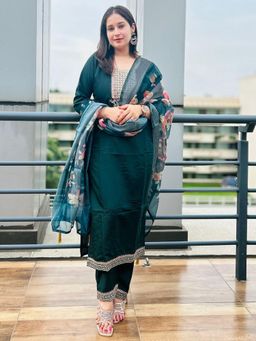 VredeVogel - Green Silk Blend Kurta with Pant and Dupatta