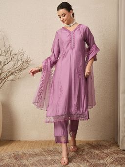 VredeVogel - Lavender Silk Blend Kurta with Pant and Dupatta