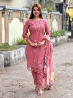 VredeVogel - Pink Silk Blend Kurta with Pant and Dupatta