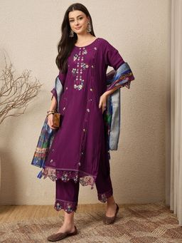 VredeVogel - Purple Silk Blend Kurta with Pant and Dupatta