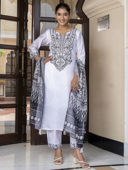 VredeVogel - White Silk Blend Kurta with Pant and Dupatta
