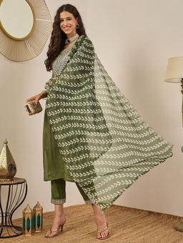 VredeVogel - Green Embroidered Kurta with Pant and Dupatta