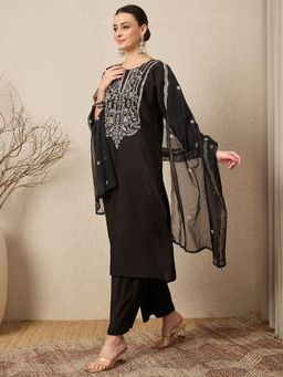 VredeVogel - Black Embroidered Kurta with Pant and Dupatta