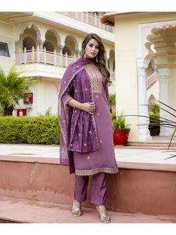 VredeVogel - Lavender Embroidered Kurta with Pant and Dupatta