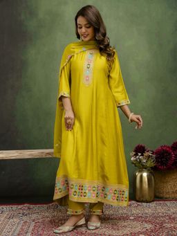 VredeVogel - Yellow Embroidered Straight Anarkali Kurta with Pant and Dupatta