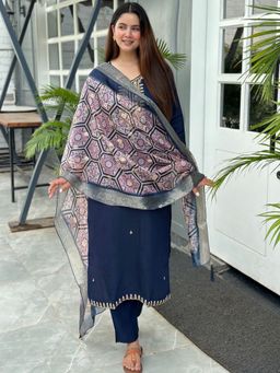 VredeVogel - Navy Blue Kurta with Pant and Dupatta
