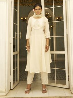 VredeVogel - Cream Embroidered Anarkali Kurta with Pant and Dupatta