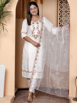 VredeVogel - White Embroidered Kurta with Pant and Dupatta