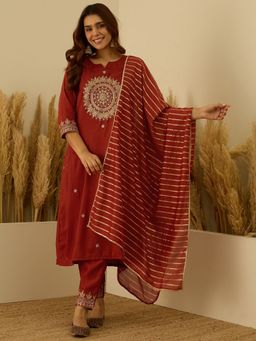 VredeVogel - Peach Embroidered Kurta with Pant and Dupatta