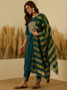 VredeVogel - Teal Blue Embroidered Kurta with Pant and Dupatta