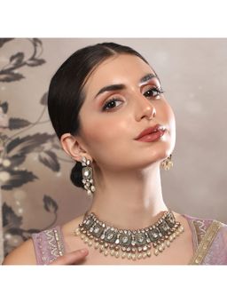 Auraa Trends - Green Royal Kundan Pearl Choker Necklace Set